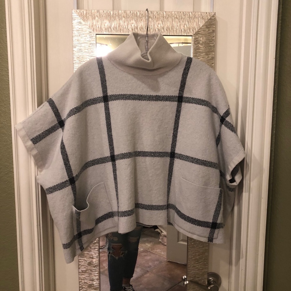 Ann Taylor Plaid poncho medium/large